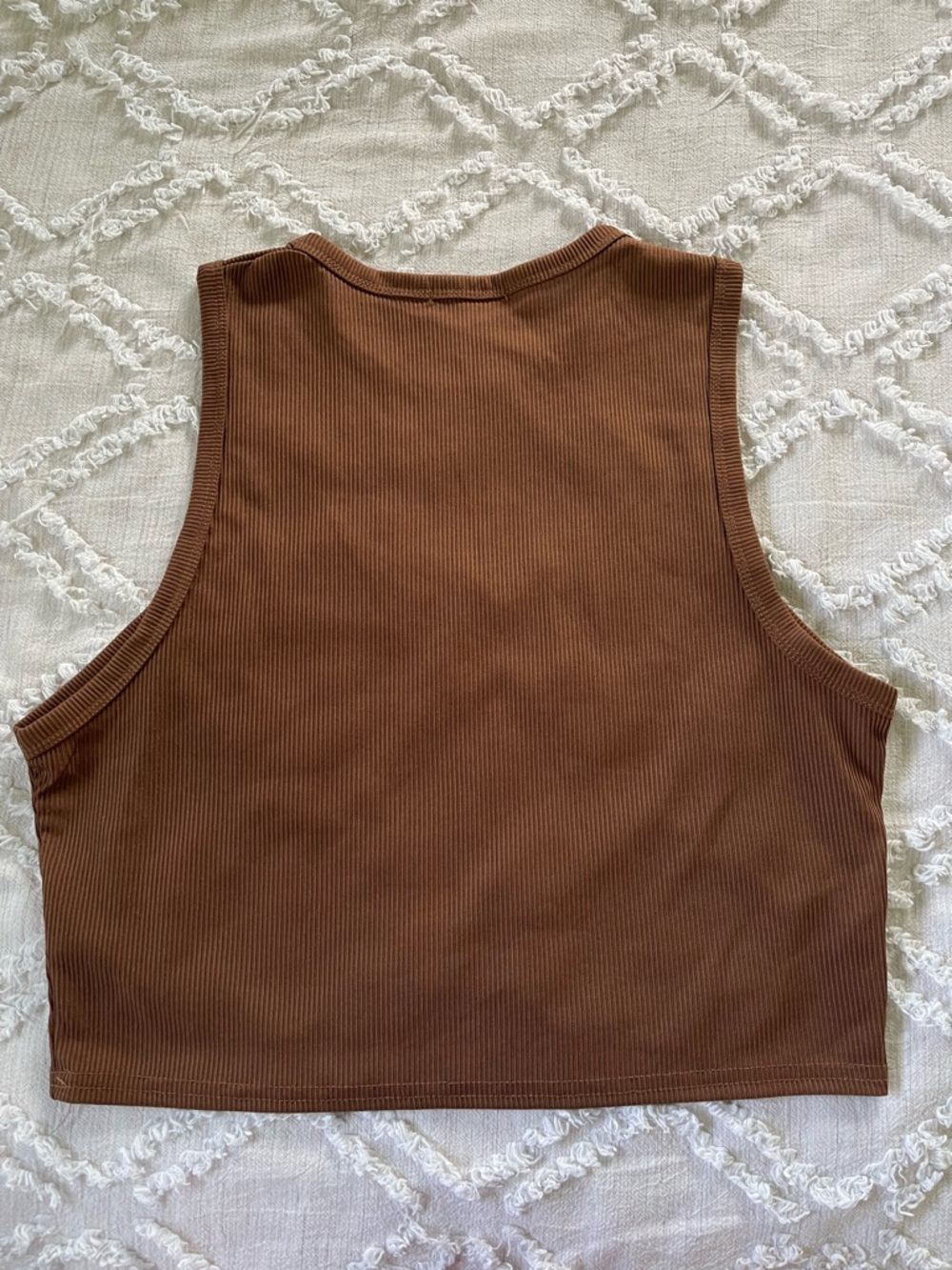 PrettyLittleThing Ribbed Cropped Top - Picture 2 of 6